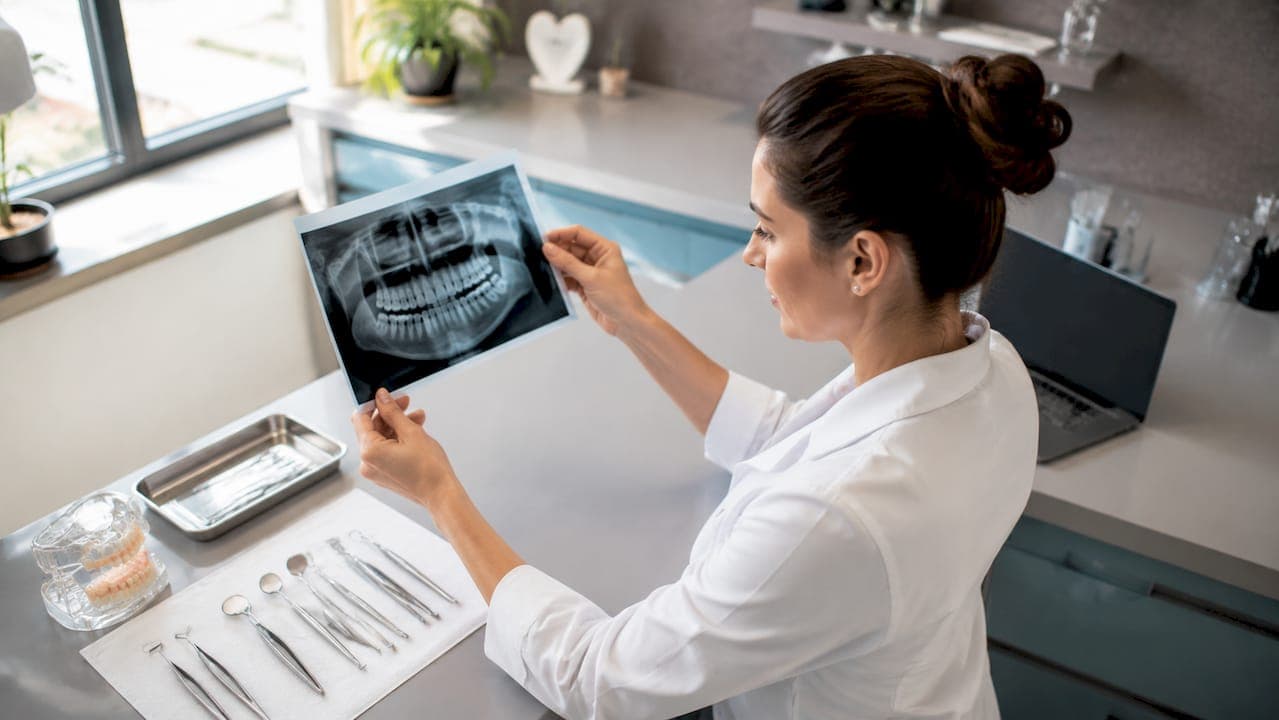 Rolul radiografiei dentare în diagnostic și tratament